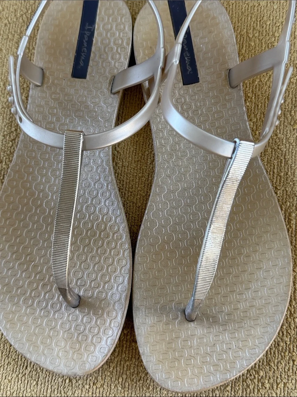 Ipanema sleek metallic